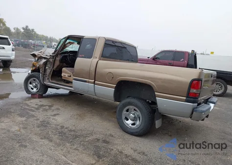 2001 Dodge Ram 1500 St из США, поврежденный, VIN 3B7HF13Z11G737173